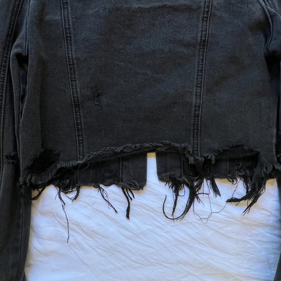 Forever 21 Frayed Puff-Sleeve Denim Jacket Size Small Color Washed Black - Picture 7 of 11